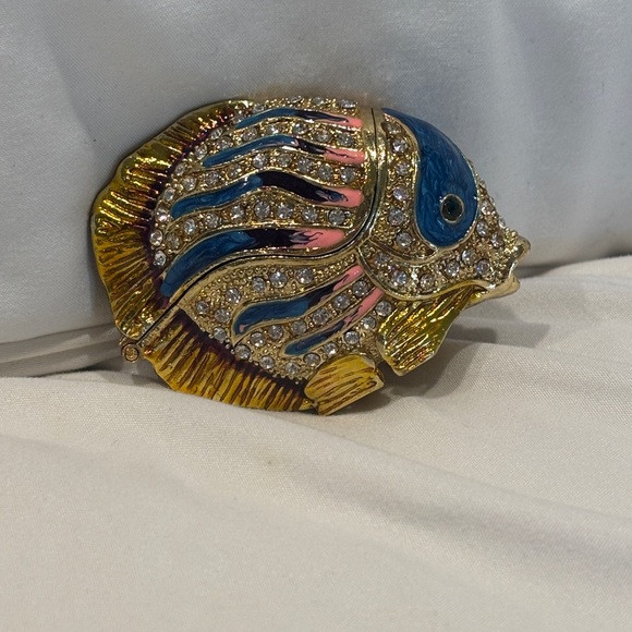Fish Tchotchke Trinket Box – Crystal & Enamel – QIFU Gift Box Included - Picture 5 of 9